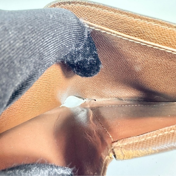 Louis Vuitton Wallet - Picture 9 of 9